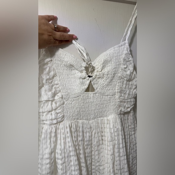 NWT Papermoon Freua Tie Front Smocked Romper Size Large - Picture 3 of 6